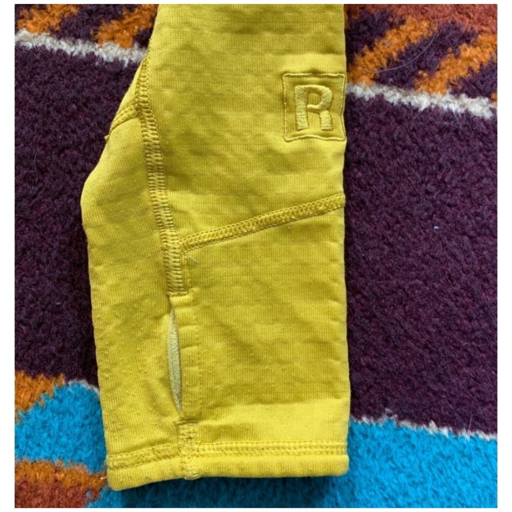 • SOLD• Patagonia R1 Pullover XS - Picture 6 of 13